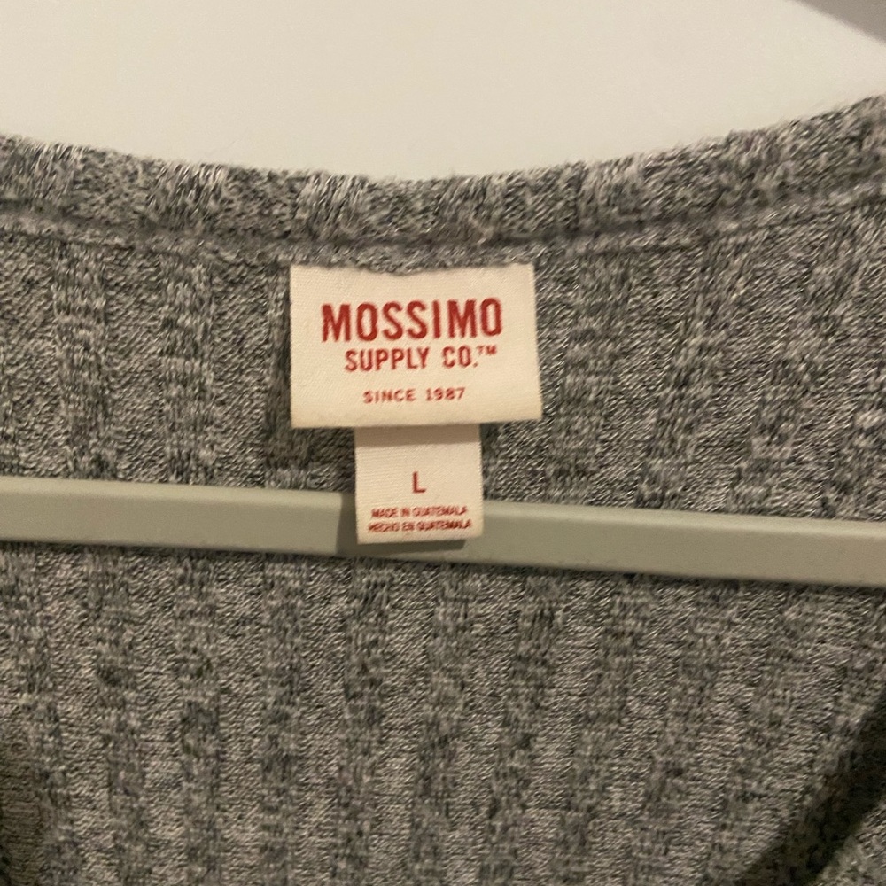 V neck top - Picture 2 of 3
